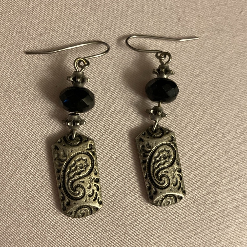NWOT - Polished Faceted Black Glass Crystal Pierced Earrings & Dogtag Charm